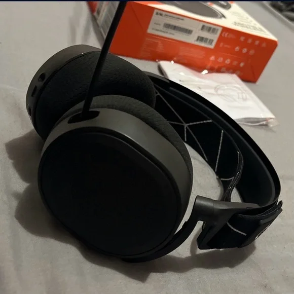 STEELSERIES ARCTIS 9 WIRELESS